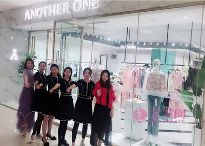 ANOTHER ONE代理商加盟服装品牌前要考虑什么?